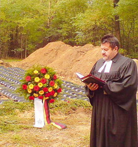 POMOST - Beisetzung von über 600 gefallenen dt. Soldaten auf dem FRIEDHOF MILOSTOWO Okt. 2011
